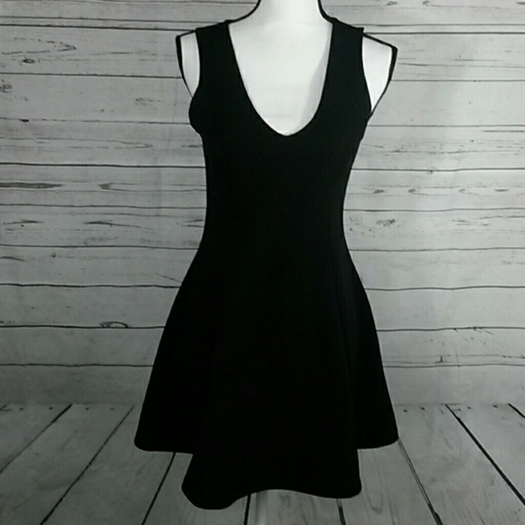 Forever 21 Dresses & Skirts - Forever21 fit and flair black dress Medium